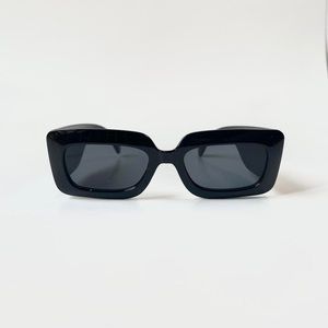 black thick rectangle frame sunglasses with tinted lens